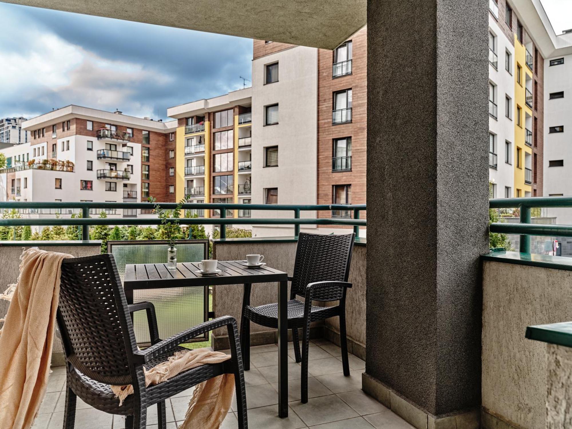 Apartamenty Media Park Варшава Экстерьер фото