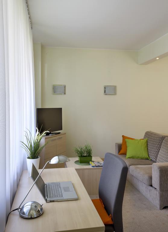 Apartamenty Media Park Варшава Экстерьер фото